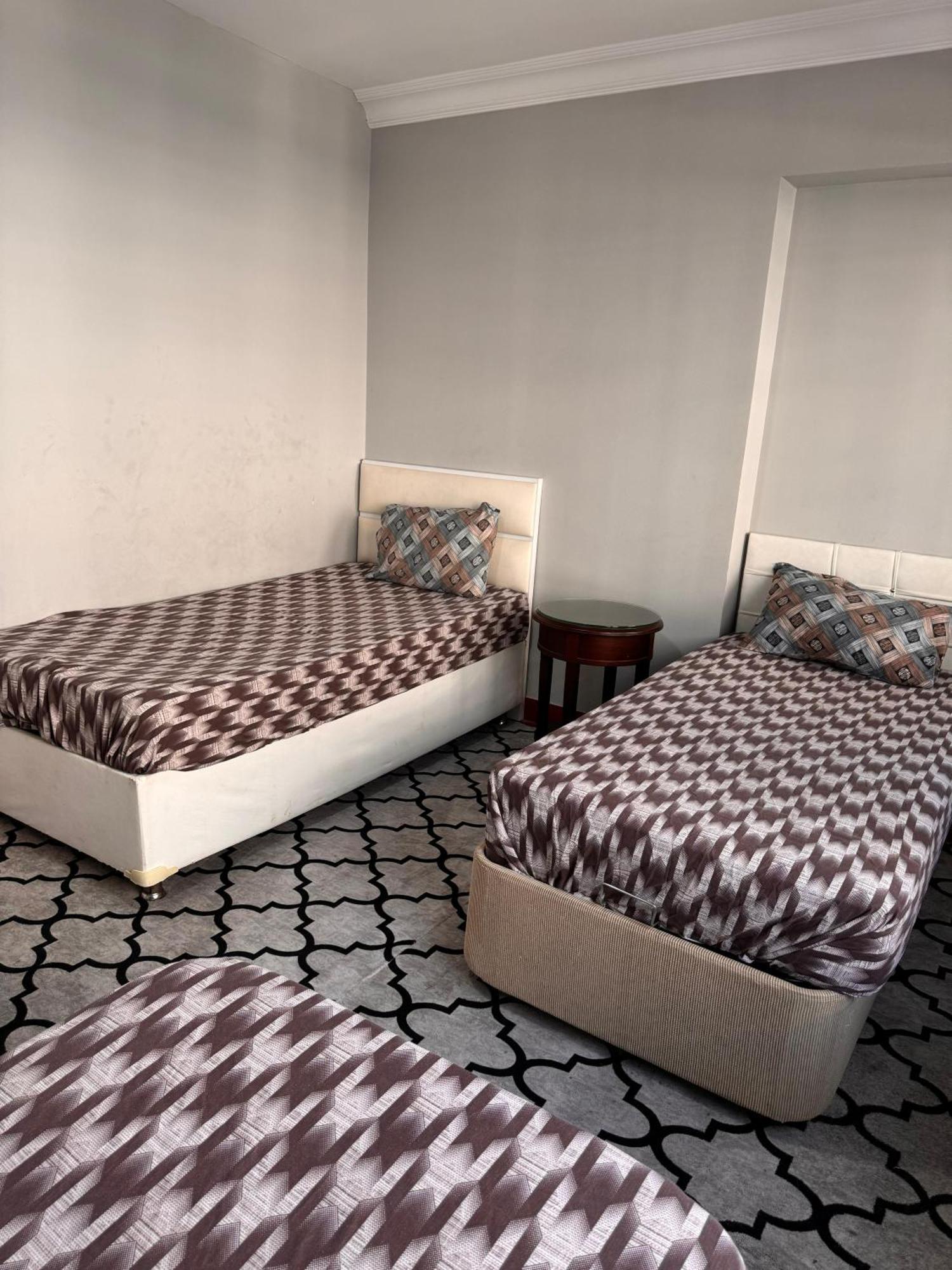 Gazde/Camere de închiriat Transit 7 Istanbul
