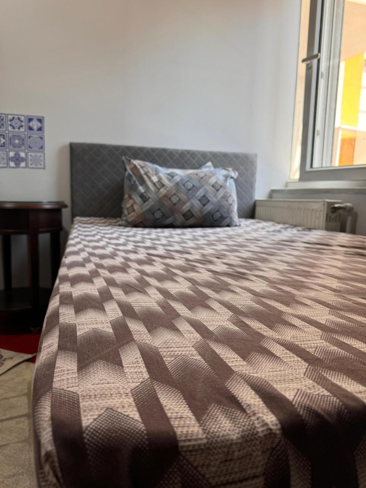 Transit 7 Gazde/Camere de închiriat Istanbul